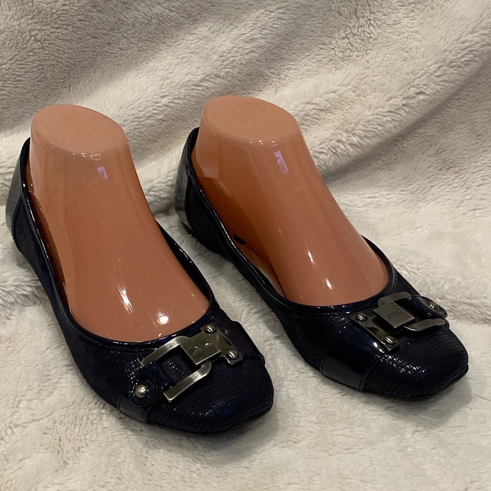 Anne Klein Sport Ulissia Navy Blue Buckle Toe Cap Textured Flats Shoes Sz 7 VGC